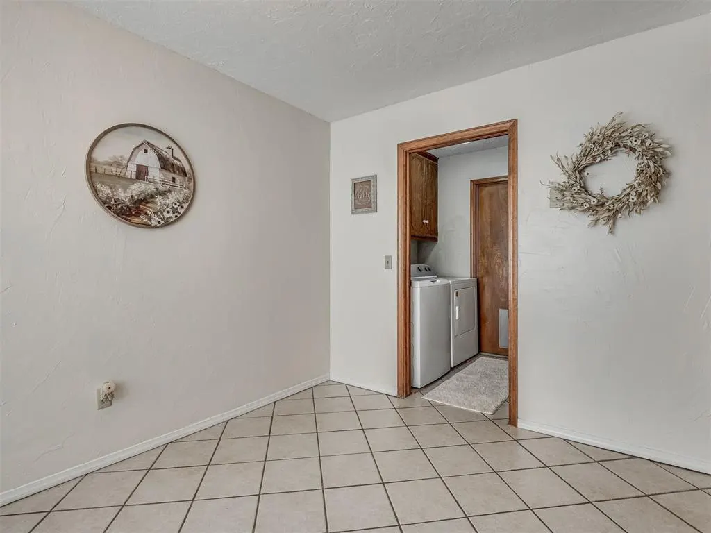 Photo 18 — 15070 Tomahawk Drive, Yukon, OK 73099