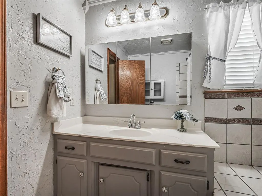 Photo 23 — 15070 Tomahawk Drive, Yukon, OK 73099