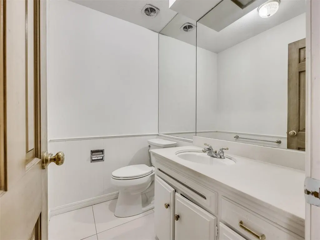 Photo 8 — 3024 Middlesex Drive, Oklahoma City, OK 73120