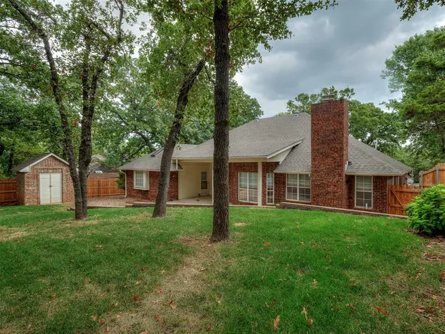 Photo 2 — 709 N Creek Drive, Edmond, OK 73034