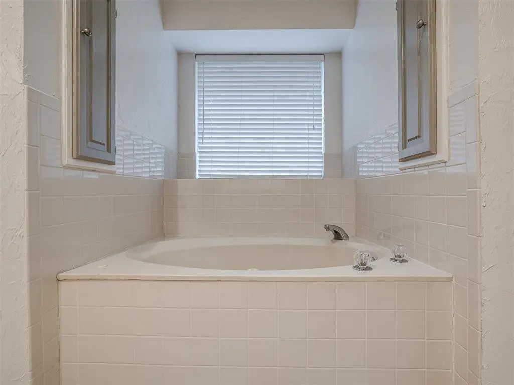 Photo 18 — 709 N Creek Drive, Edmond, OK 73034