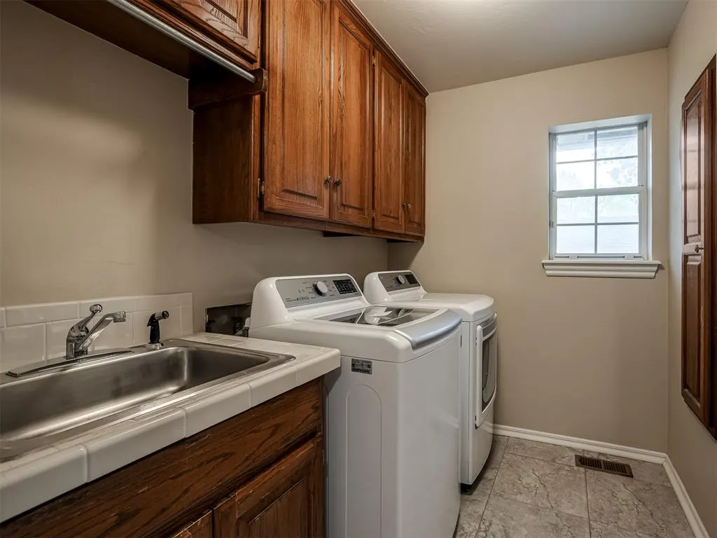 Photo 29 — 709 N Creek Drive, Edmond, OK 73034