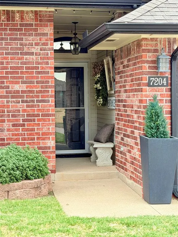 Photo 3 — 7204 Green Meadow Lane, Oklahoma City, OK 73132