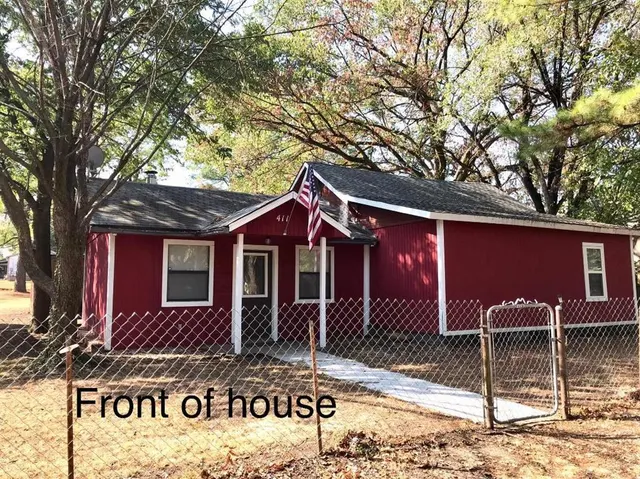 Front exterior — 411 E Hickory Street, Holdenville, OK 74848