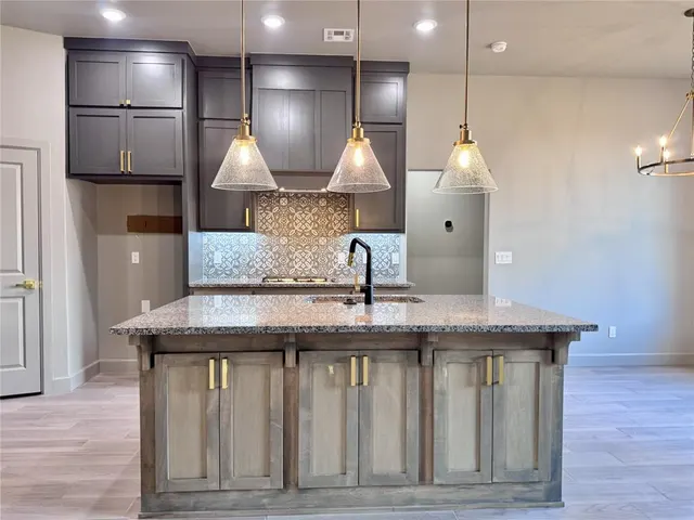 Photo 5 — 16020 Navarra Way, Oklahoma City, OK 73170