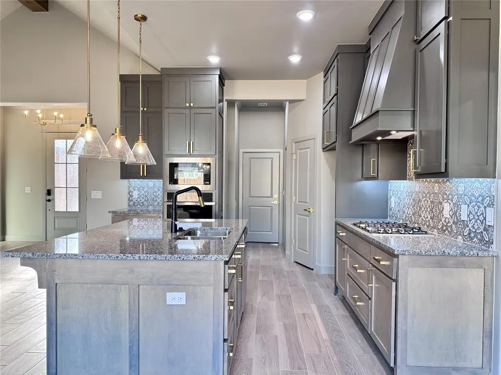 Photo 7 — 16020 Navarra Way, Oklahoma City, OK 73170