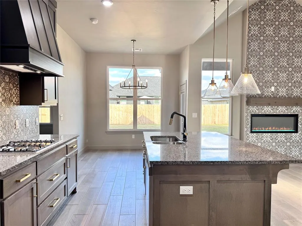 Photo 8 — 16020 Navarra Way, Oklahoma City, OK 73170