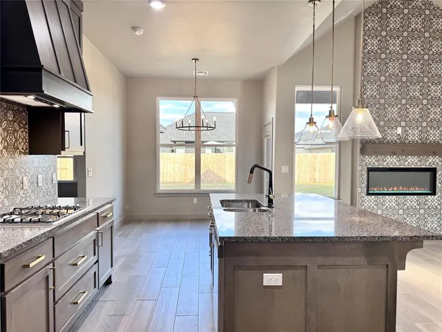 Photo 8 — 16020 Navarra Way, Oklahoma City, OK 73170