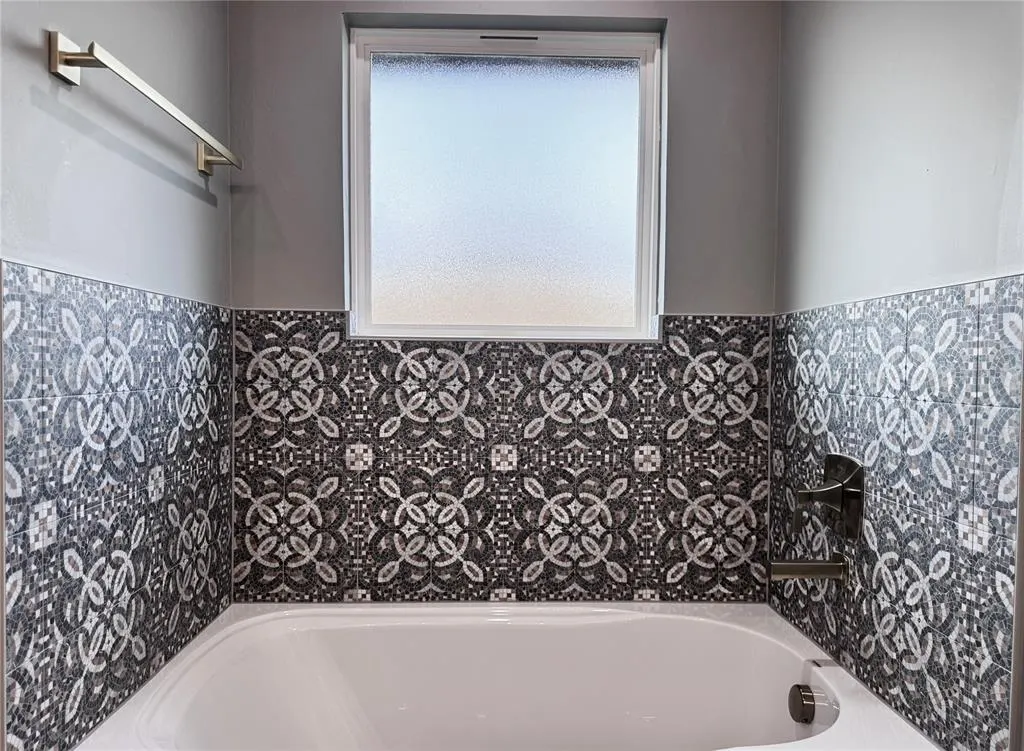 Photo 20 — 16020 Navarra Way, Oklahoma City, OK 73170