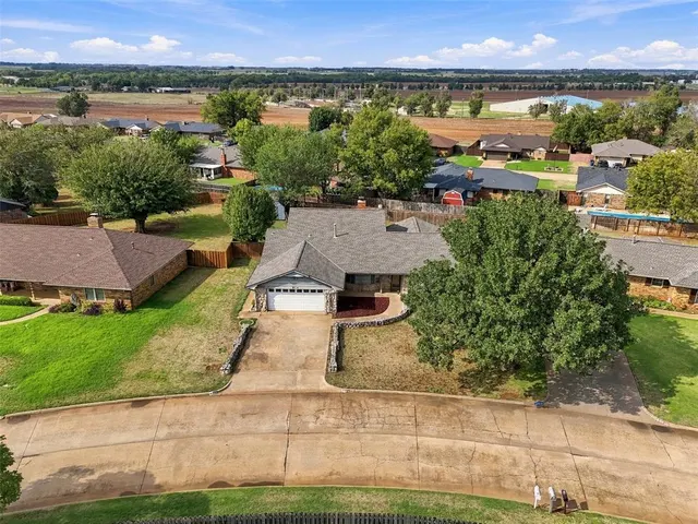 Photo 4 — 914 W Fay Avenue, Kingfisher, OK 73750