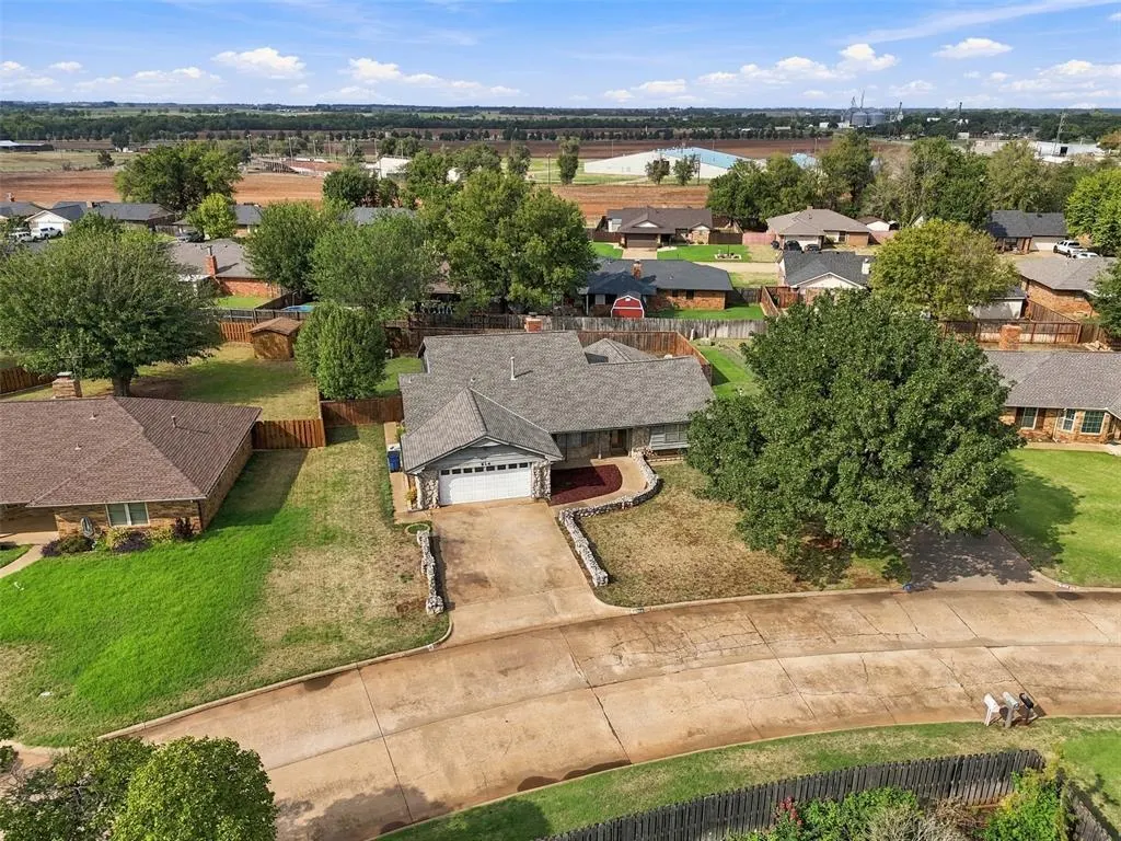 Photo 5 — 914 W Fay Avenue, Kingfisher, OK 73750