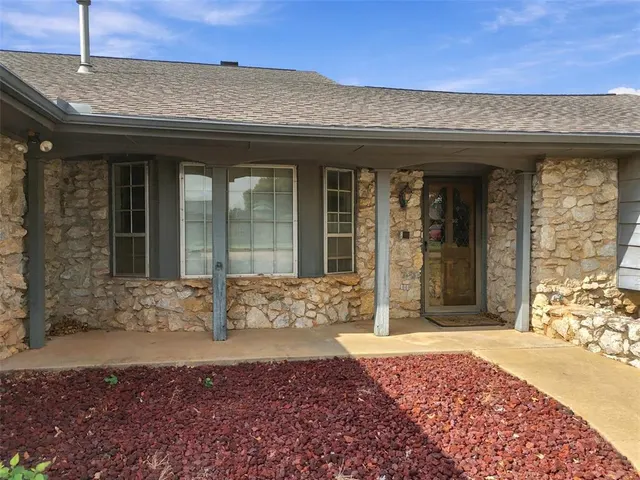 Photo 6 — 914 W Fay Avenue, Kingfisher, OK 73750