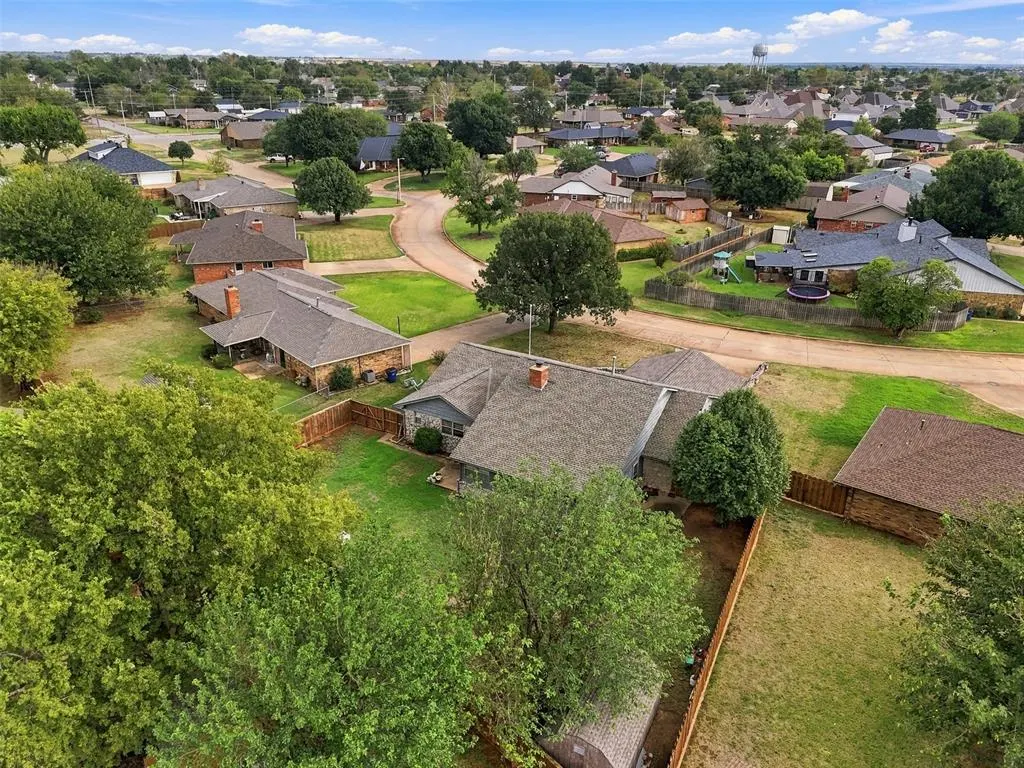 Photo 11 — 914 W Fay Avenue, Kingfisher, OK 73750