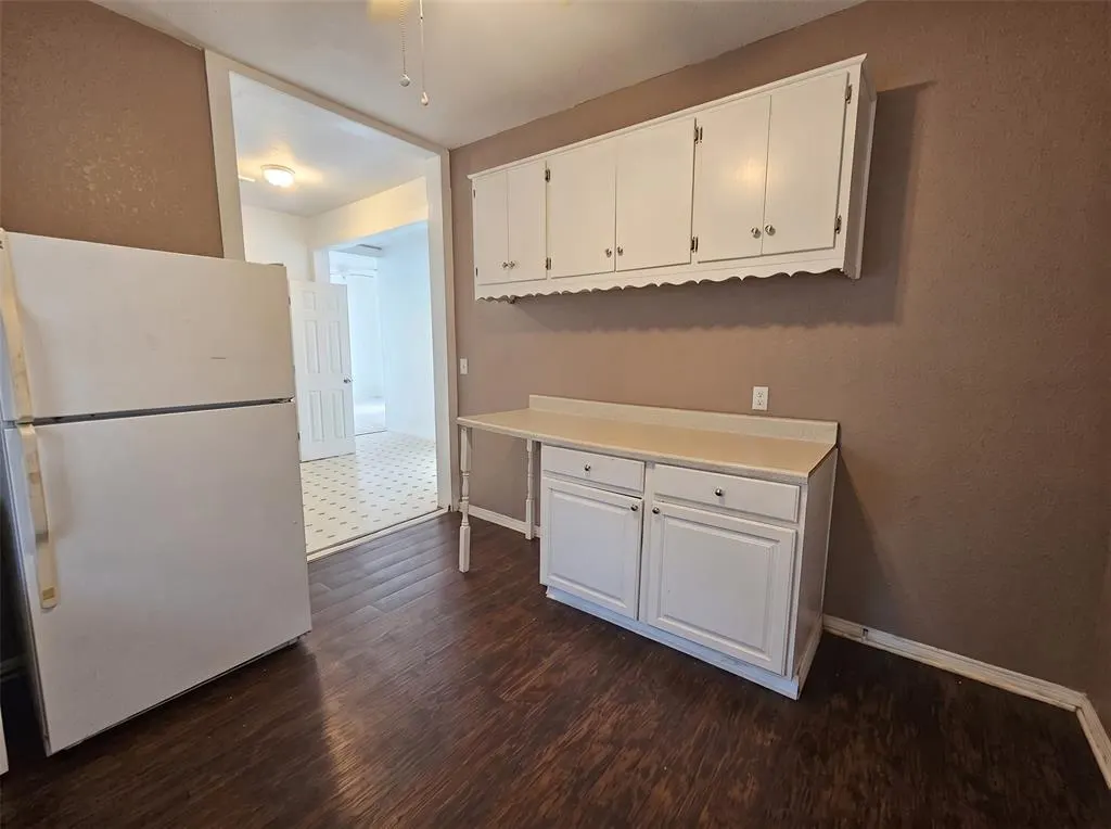 Photo 3 — 907 SE B Street, Ardmore, OK 73401