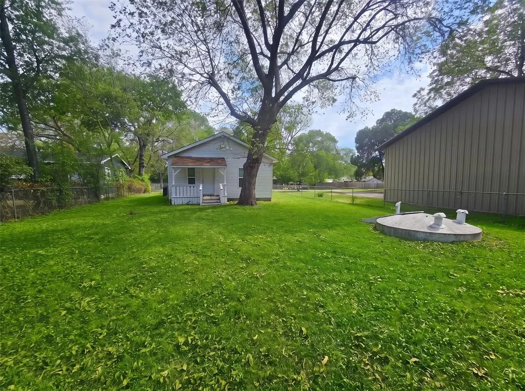 Photo 8 — 907 SE B Street, Ardmore, OK 73401