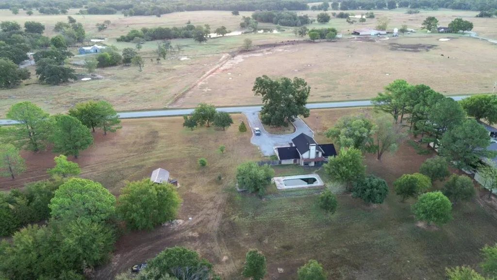 Photo 10 — 5148 N Enville Road, Marietta, OK 73448