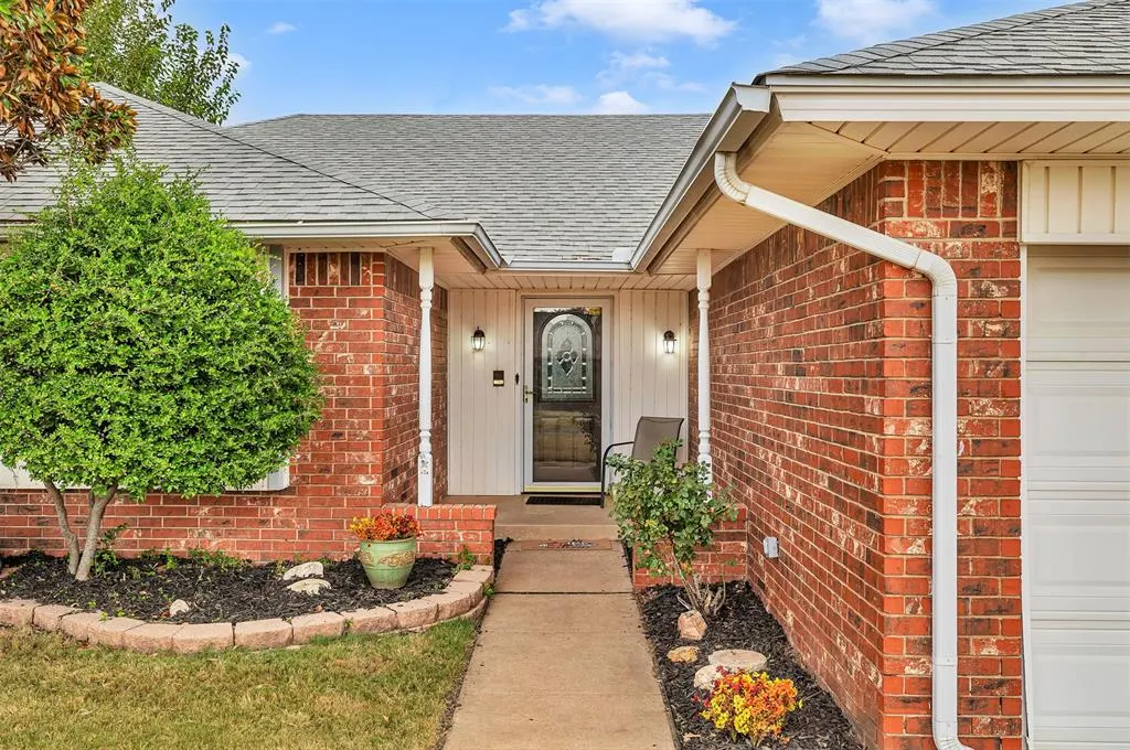 Photo 3 — 2437 SW 93rd Street, Oklahoma City, OK 73159