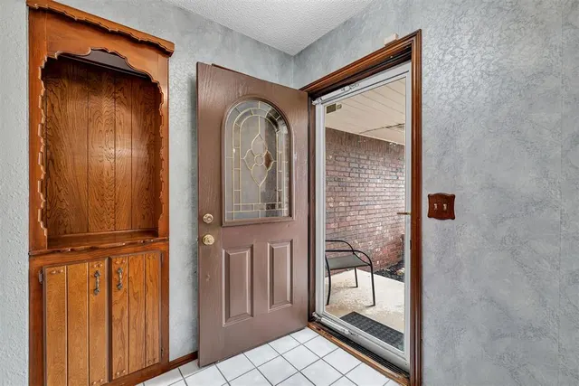 Photo 4 — 2437 SW 93rd Street, Oklahoma City, OK 73159