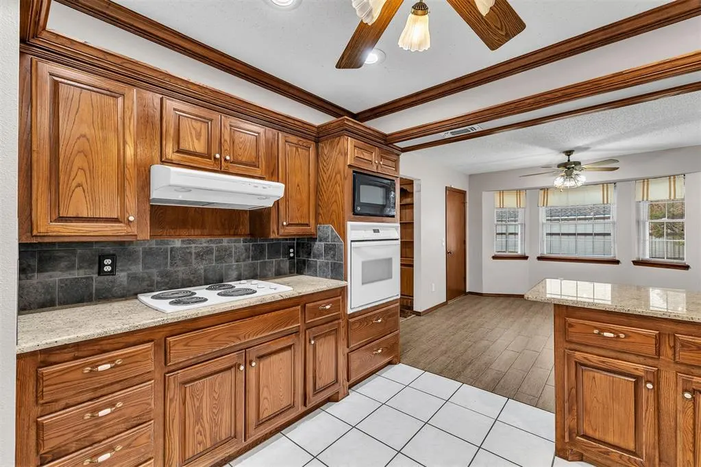 Photo 11 — 2437 SW 93rd Street, Oklahoma City, OK 73159