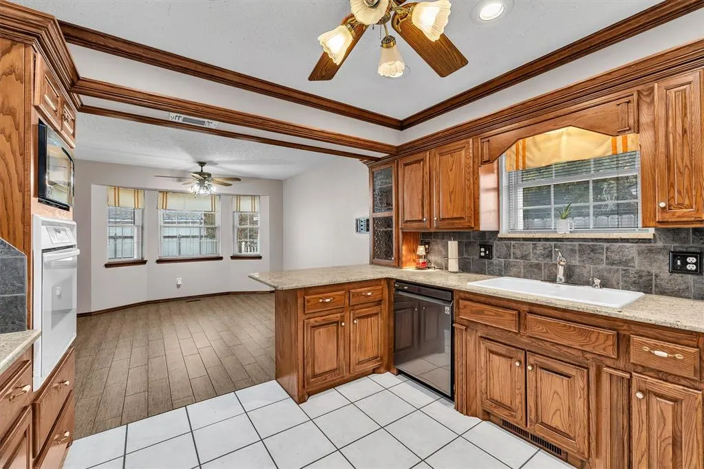 Photo 13 — 2437 SW 93rd Street, Oklahoma City, OK 73159