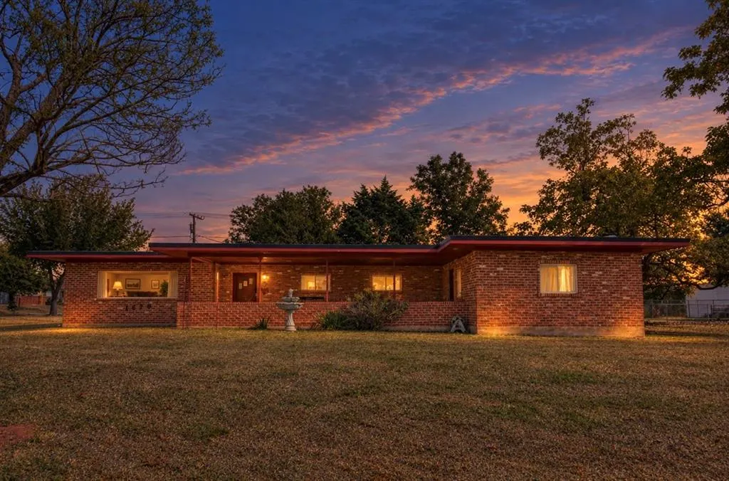 Front exterior — 1628 W Carolina Avenue, Chickasha, OK 73018