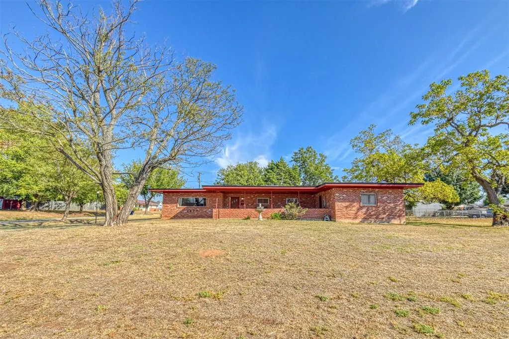 Photo 7 — 1628 W Carolina Avenue, Chickasha, OK 73018