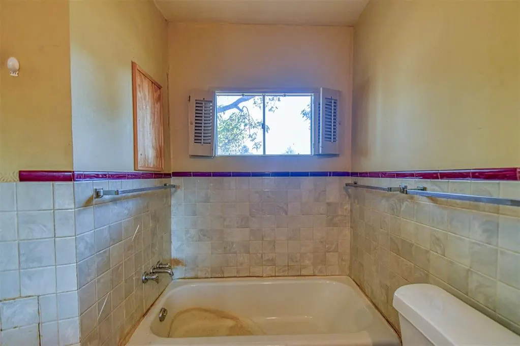 Photo 41 — 1628 W Carolina Avenue, Chickasha, OK 73018