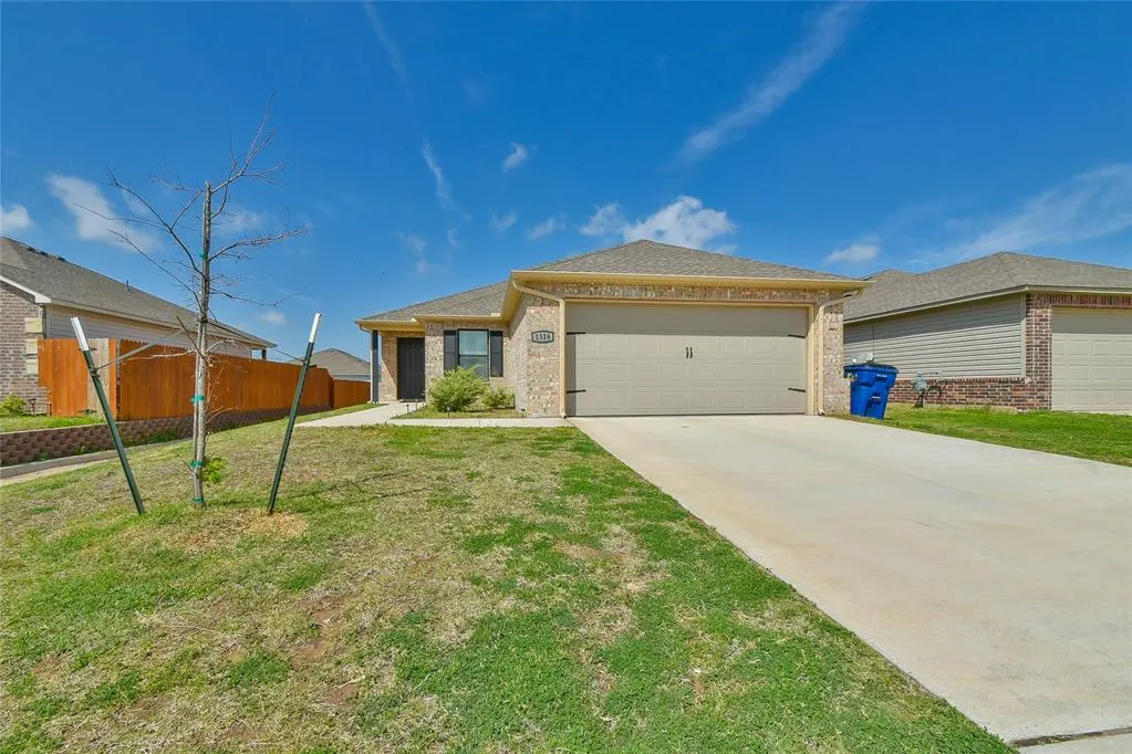 Front exterior — 1316 Chuck Wagon Drive, El Reno, OK 73036
