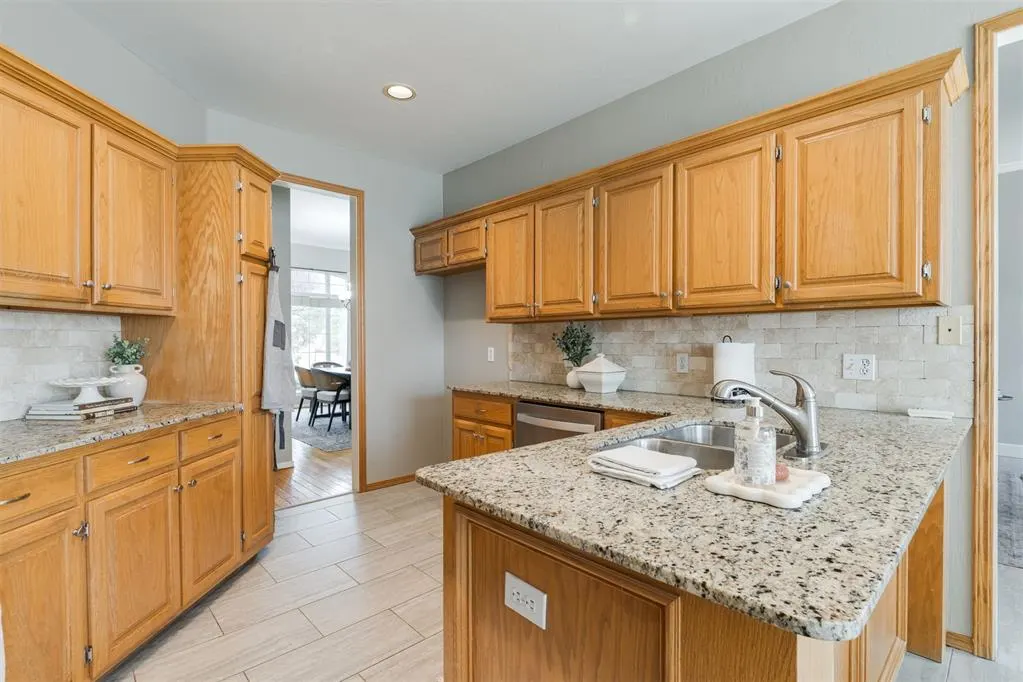 Photo 17 — 1112 Copperfield Drive, Edmond, OK 73003