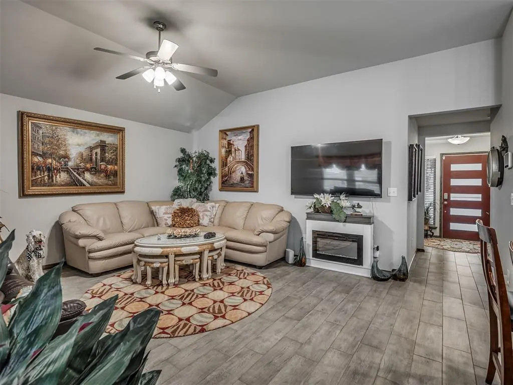 Photo 8 — 16129 Drywater Drive, Oklahoma City, OK 73170
