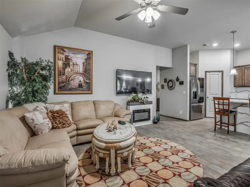 Photo 9 — 16129 Drywater Drive, Oklahoma City, OK 73170