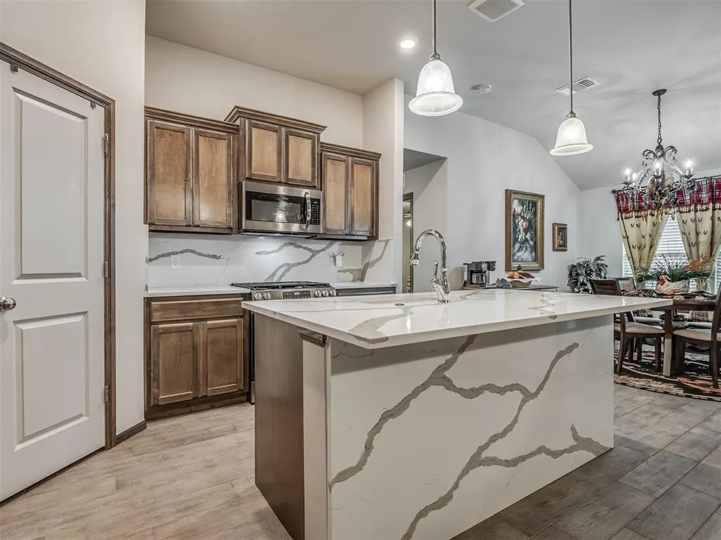 Photo 11 — 16129 Drywater Drive, Oklahoma City, OK 73170