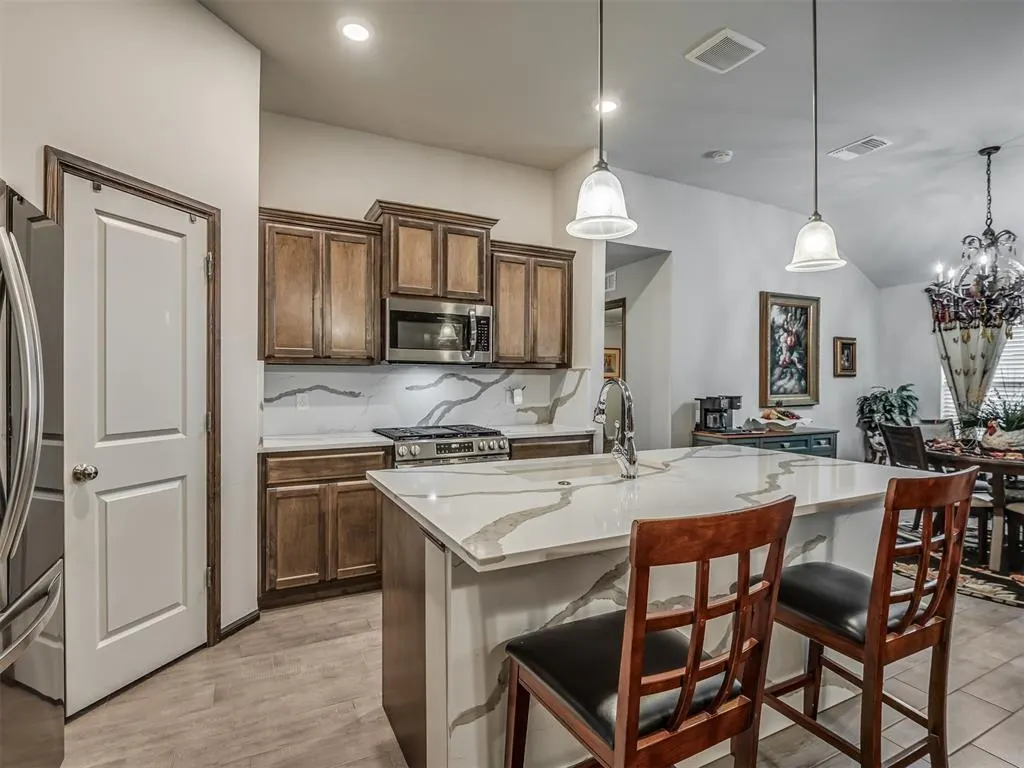 Photo 12 — 16129 Drywater Drive, Oklahoma City, OK 73170