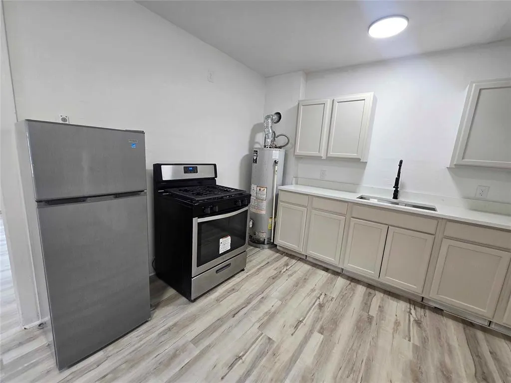 Photo 4 — 2137 NW 29th Street, Oklahoma City, OK 73107