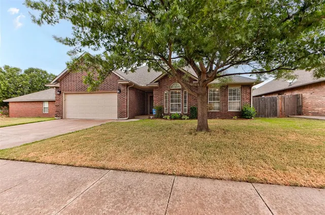 Photo 3 — 17644 Lead Lane, Edmond, OK 73012