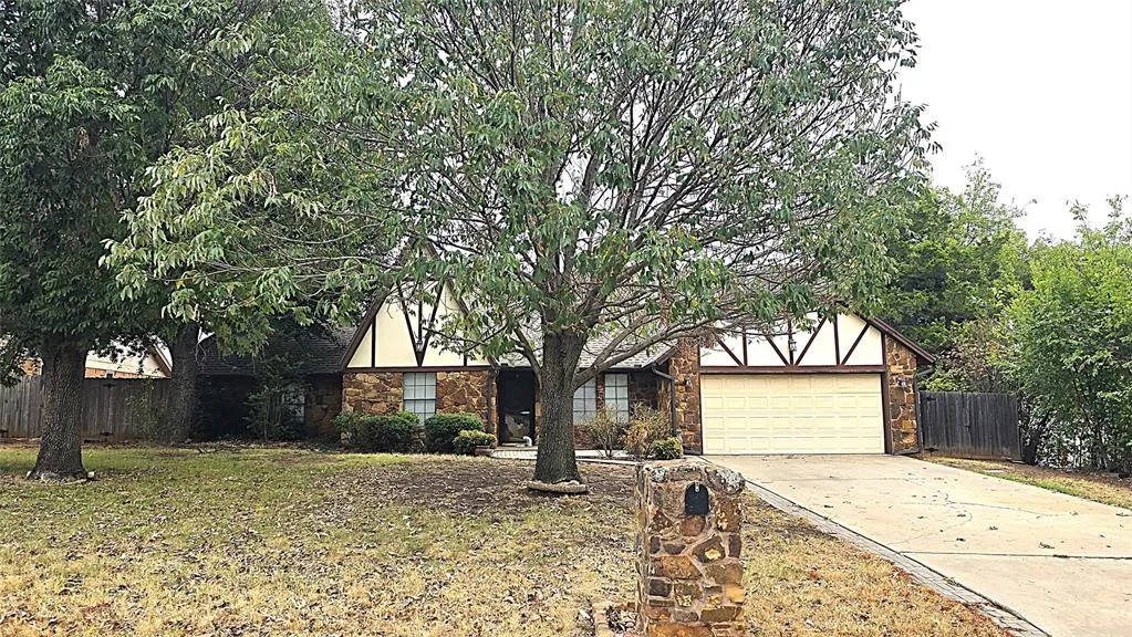 Front exterior — 1707 Wheaton Drive, Norman, OK 73071