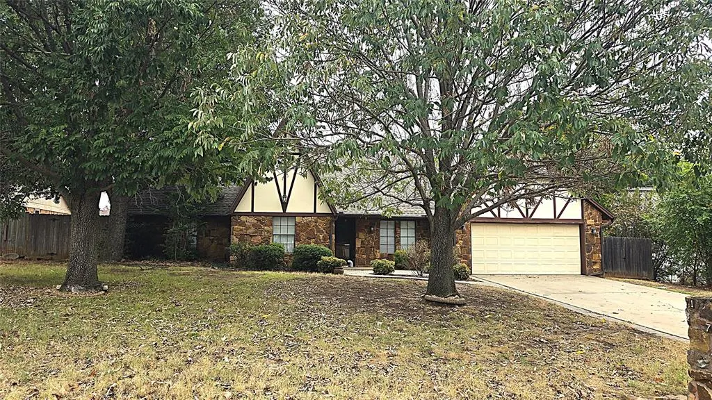 Photo 2 — 1707 Wheaton Drive, Norman, OK 73071