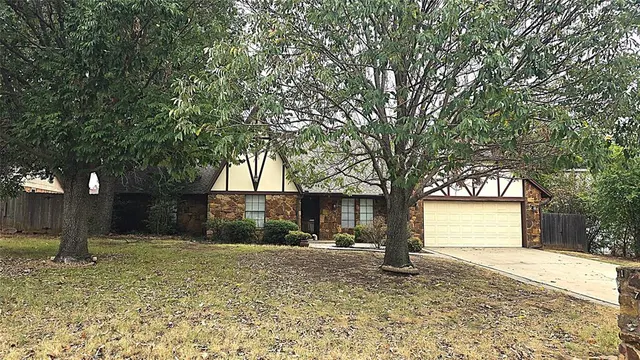 Photo 2 — 1707 Wheaton Drive, Norman, OK 73071