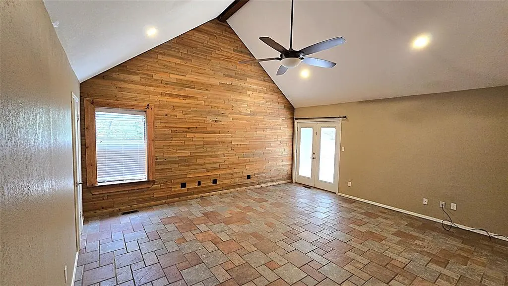 Photo 11 — 1707 Wheaton Drive, Norman, OK 73071