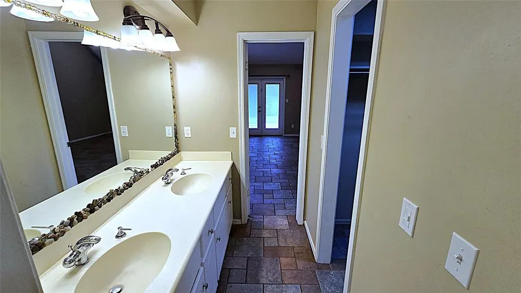 Photo 13 — 1707 Wheaton Drive, Norman, OK 73071