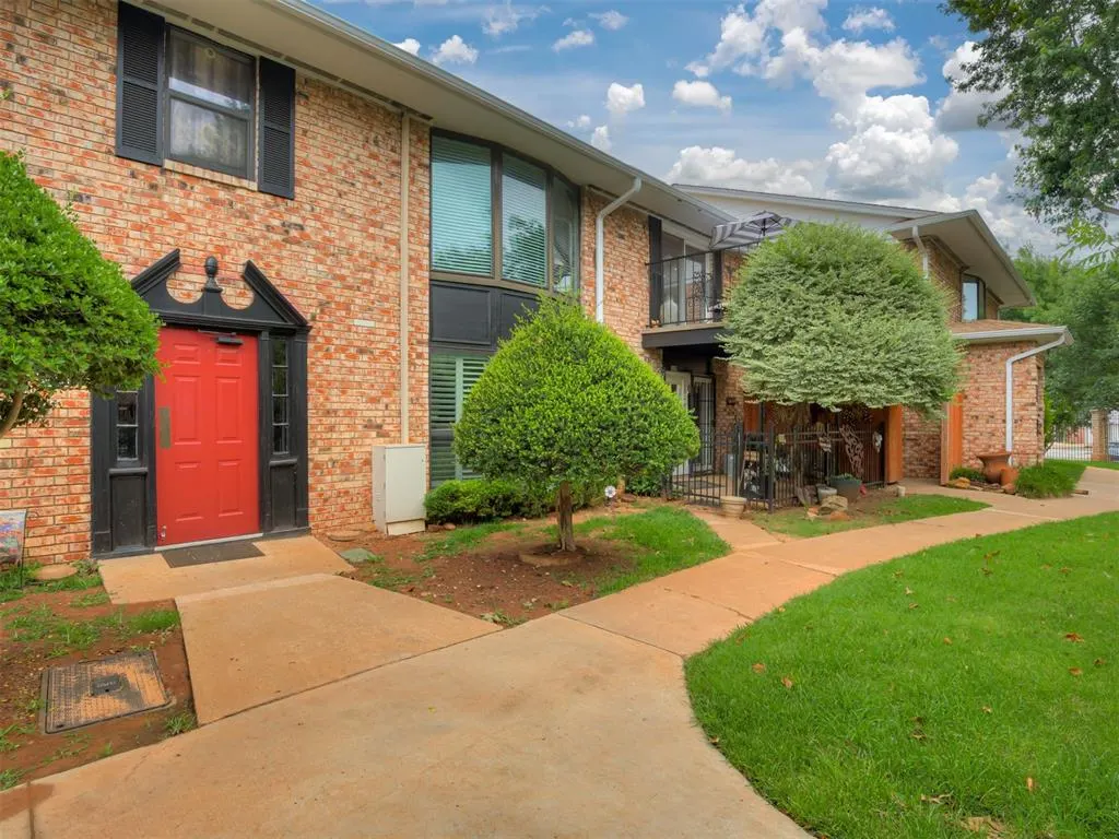 Front exterior — 2527 NW 62nd Street 219, Oklahoma City, OK 73112