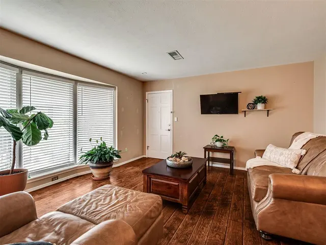 Photo 2 — 2527 NW 62nd Street 219, Oklahoma City, OK 73112