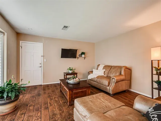 Photo 6 — 2527 NW 62nd Street 219, Oklahoma City, OK 73112