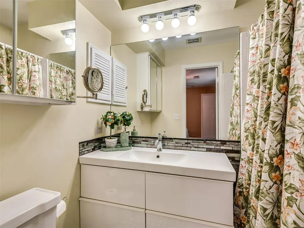 Photo 16 — 2527 NW 62nd Street 219, Oklahoma City, OK 73112