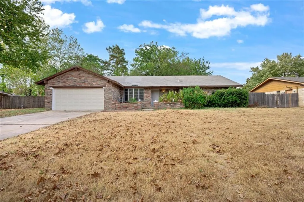 Front exterior — 1111 Lincoln, Norman, OK 73072