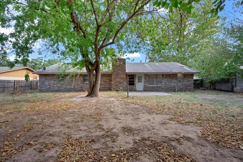 Photo 3 — 1111 Lincoln, Norman, OK 73072