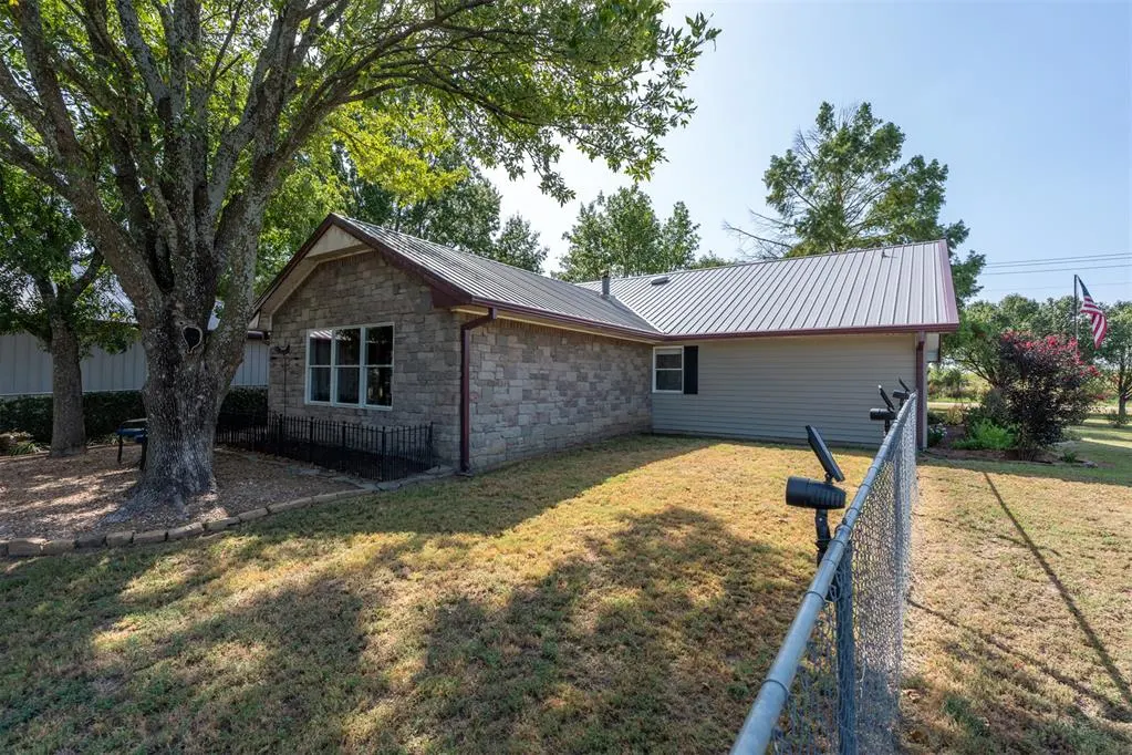 Photo 4 — 377038 E 1060 Road, Okemah, OK 74859