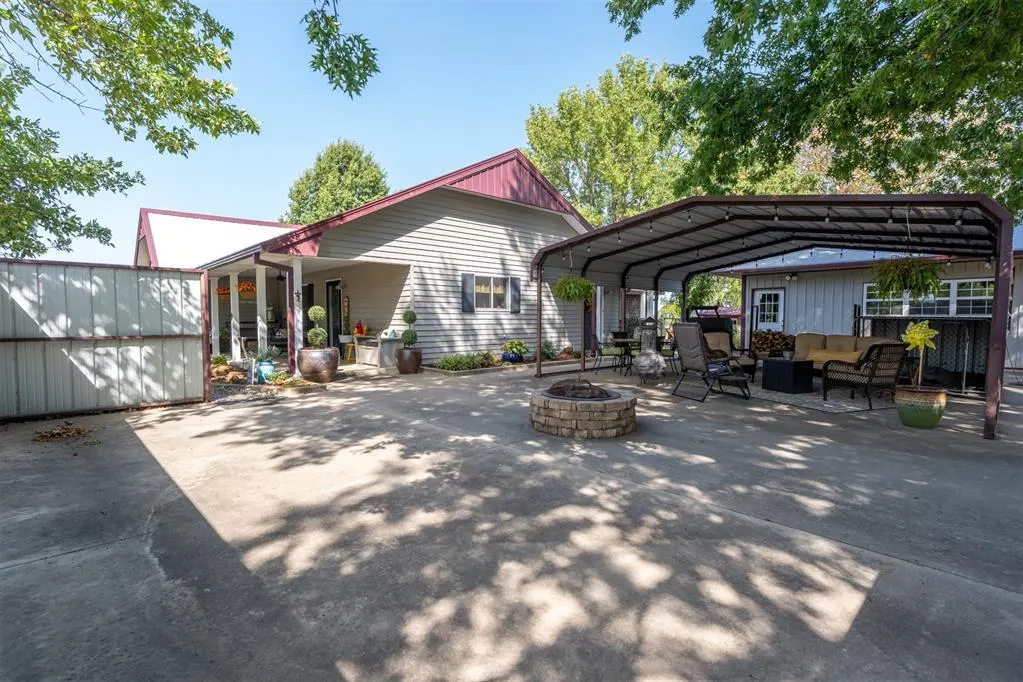 Photo 6 — 377038 E 1060 Road, Okemah, OK 74859