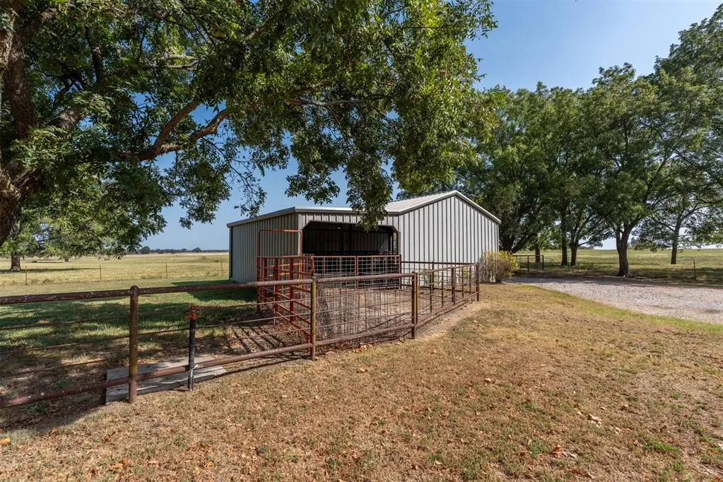 Photo 36 — 377038 E 1060 Road, Okemah, OK 74859