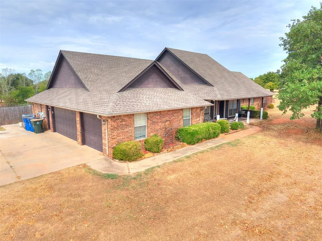 Photo 5 — 2019 Sandpiper Drive, Blanchard, OK 73010